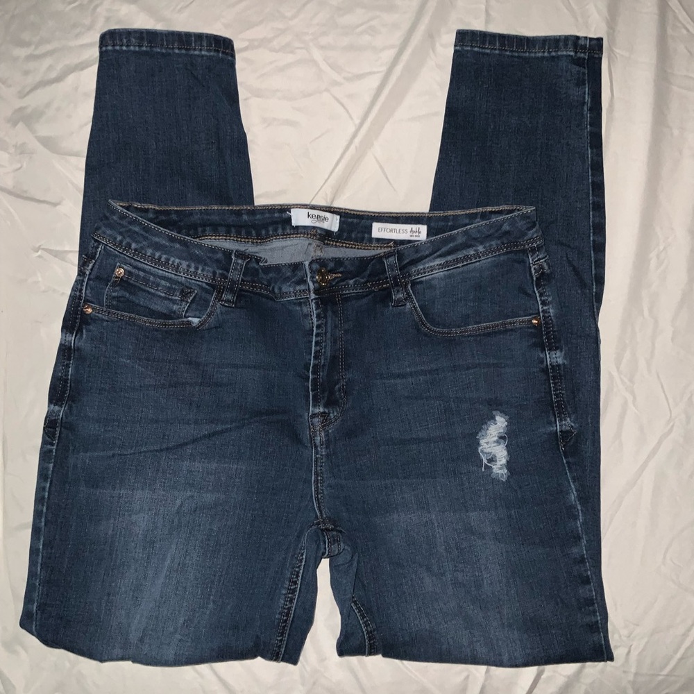 Kensie ankle cut jeans, light distress